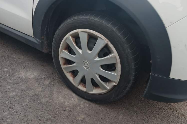 Used BAIC New Energy EC 2017 EC200 Dynamic Edition Right Front Wheel Hub