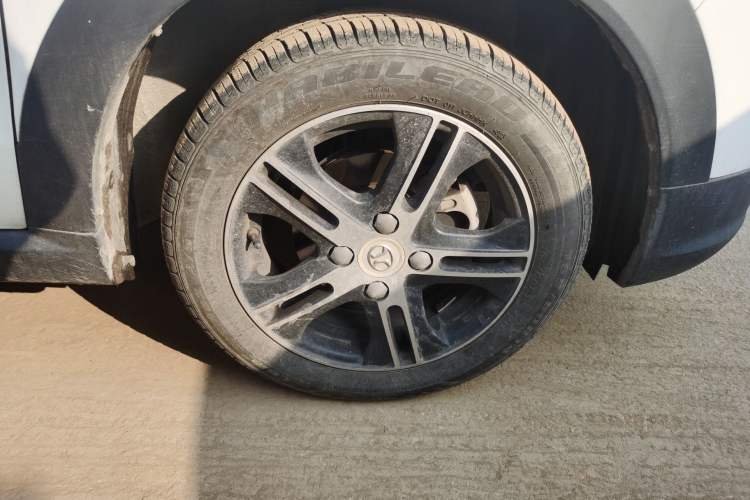 Used BAIC New Energy EC 2017 EC200 Dynamic Edition Right Front Wheel Hub