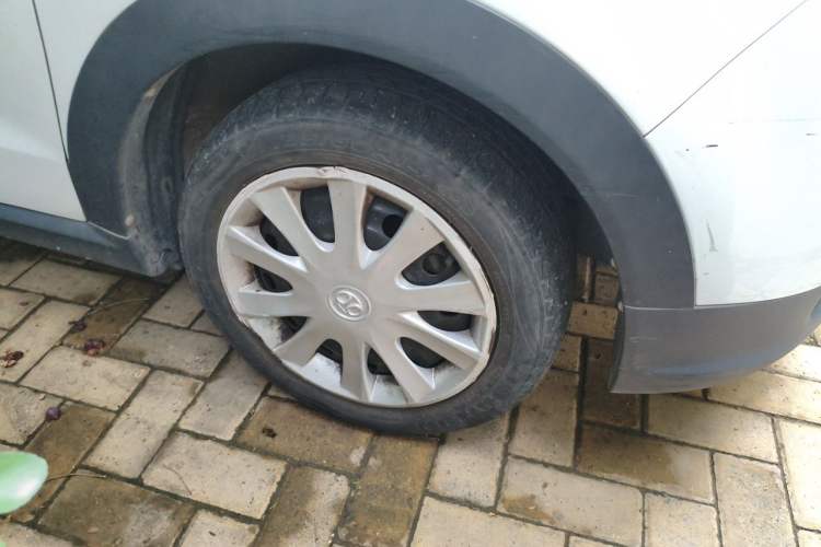 Used BAIC New Energy EC 2017 EC180 Dynamic Edition Right Front Wheel Hub