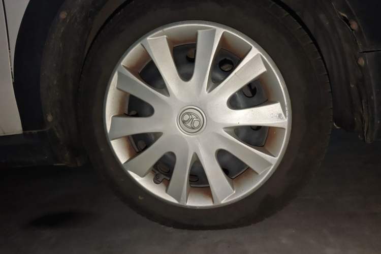 Used BAIC New Energy EC 2017 EC180 Dynamic Edition Right Front Wheel Hub
