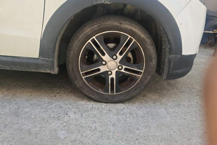 Used BAIC New Energy EC 2017 EC200 Dynamic Edition Right Front Wheel Hub