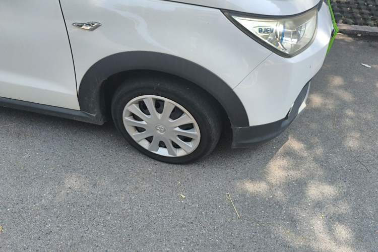Used BAIC New Energy EC 2017 EC180 Dynamic Edition Right Front Wheel Hub