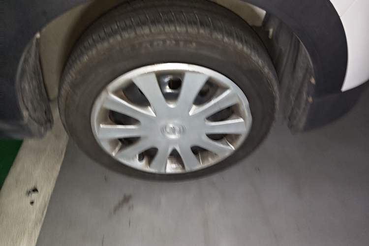 Used BAIC New Energy EC 2017 EC180 Dynamic Edition Right Front Wheel Hub