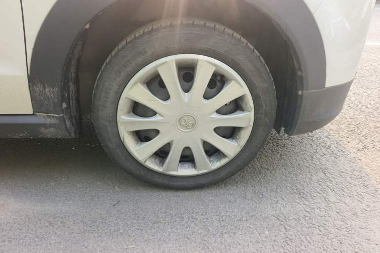 Used BAIC New Energy EC 2017 EC180 Dynamic Edition Right Front Wheel Hub