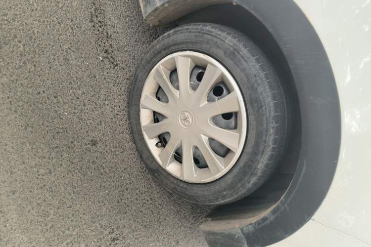 Used BAIC New Energy EC 2017 EC180 Dynamic Edition Right Front Wheel Hub