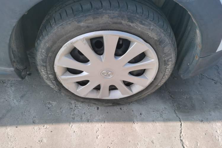 Used BAIC New Energy EC 2017 EC180 Dynamic Edition Right Front Wheel Hub