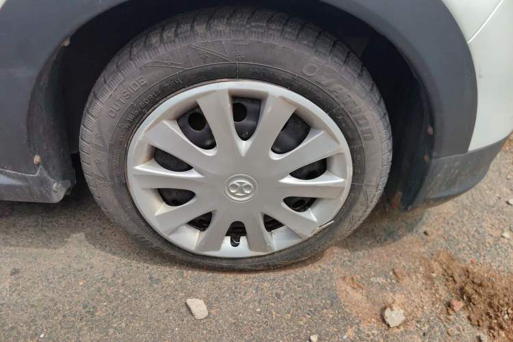 Used BAIC New Energy EC 2017 EC180 Dynamic Edition Right Front Wheel Hub