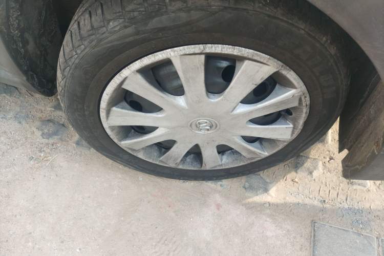 Used BAIC New Energy EC 2017 EC180 Dynamic Edition Right Front Wheel Hub