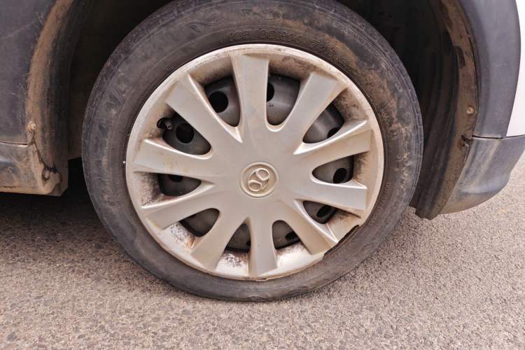 Used BAIC New Energy EC 2017 EC180 Dynamic Edition Right Front Wheel Hub