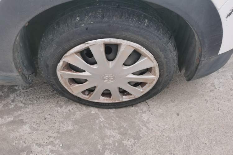 Used BAIC New Energy EC 2017 EC180 Dynamic Edition Right Front Wheel Hub