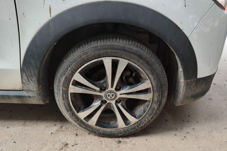 Used BAIC New Energy EC 2017 EC180 Dynamic Edition Right Front Wheel Hub