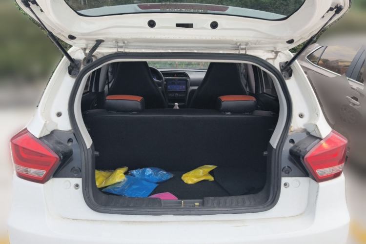 Used BAIC New Energy EC 2017 EC200 Elegant Edition Trunk