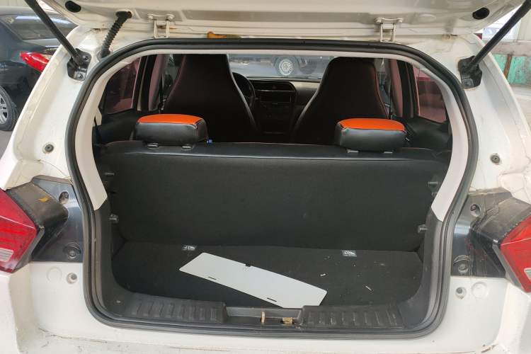 Used BAIC New Energy EC 2017 EC180 Dynamic Edition Trunk