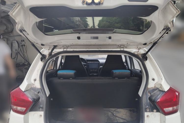 Used BAIC New Energy EC 2017 EC180 Dynamic Edition Trunk