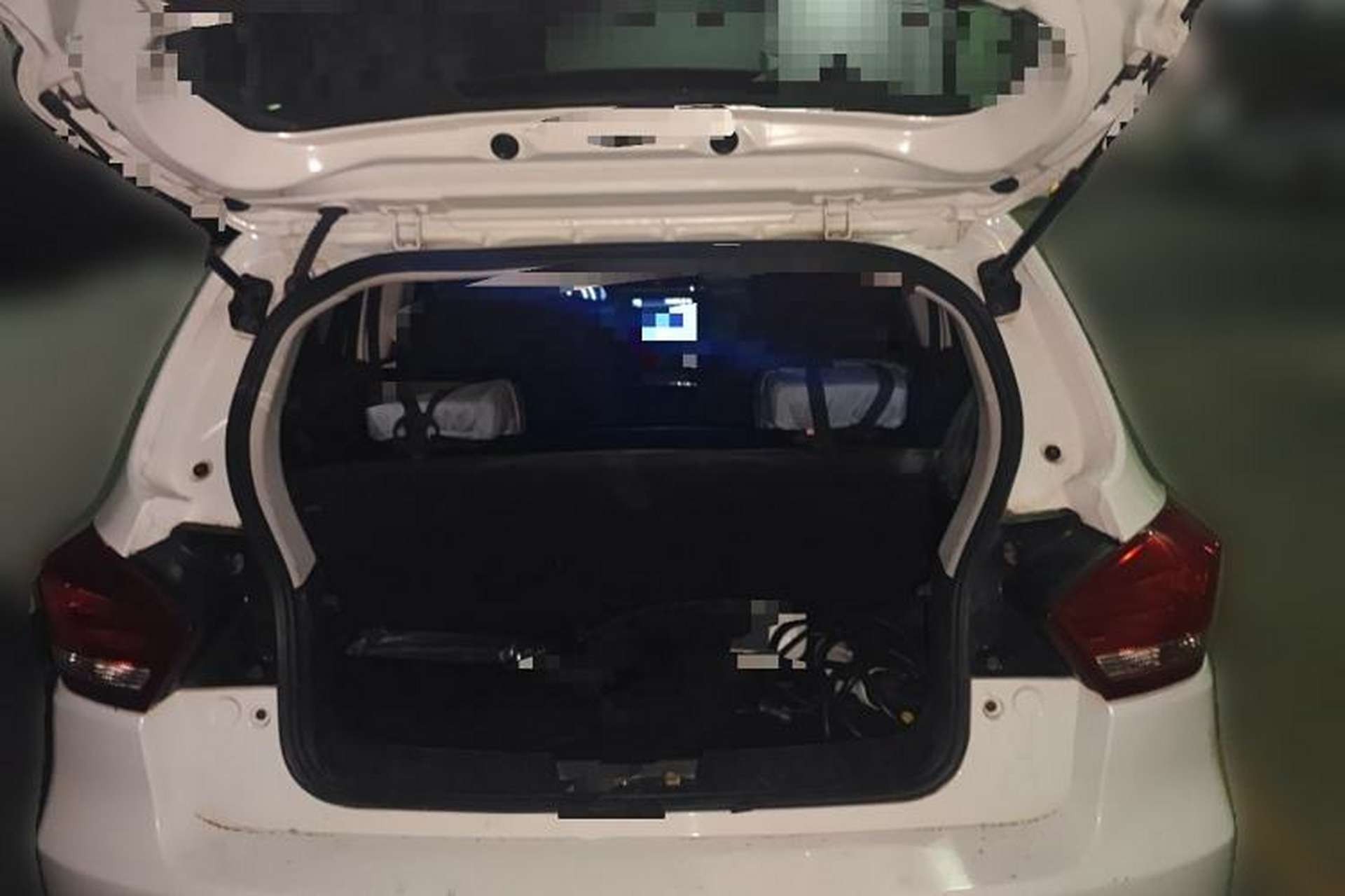 Used BAIC New Energy EC 2017 EC180 Dynamic Edition Trunk