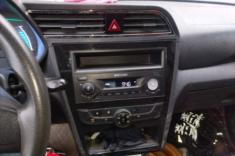 Used BAIC New Energy EC 2017 EC180 Dynamic Edition Audio And AC Panel