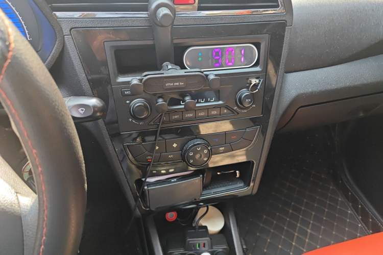 Used BAIC New Energy EC 2017 EC180 Dynamic Edition Audio And AC Panel
