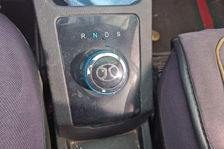 Used BAIC New Energy EC 2017 EC180 Dynamic Edition Gear Lever