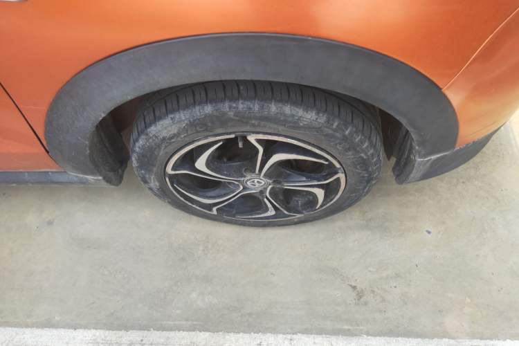 Used BAIC New Energy EC 2017 EC180 Dynamic Edition Right Front Wheel Hub