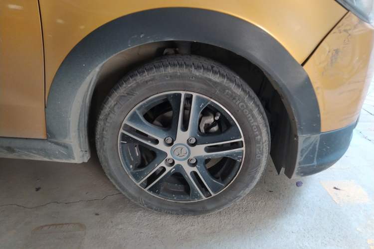 Used BAIC New Energy EC 2017 EC200 Elegant Edition Right Front Wheel Hub