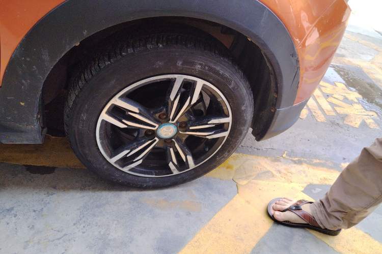 Used BAIC New Energy EC 2017 EC180 Dynamic Edition Right Front Wheel Hub