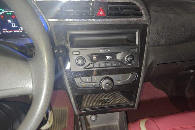 Used BAIC New Energy EC 2018 EC220 Standard Edition Audio And AC Panel