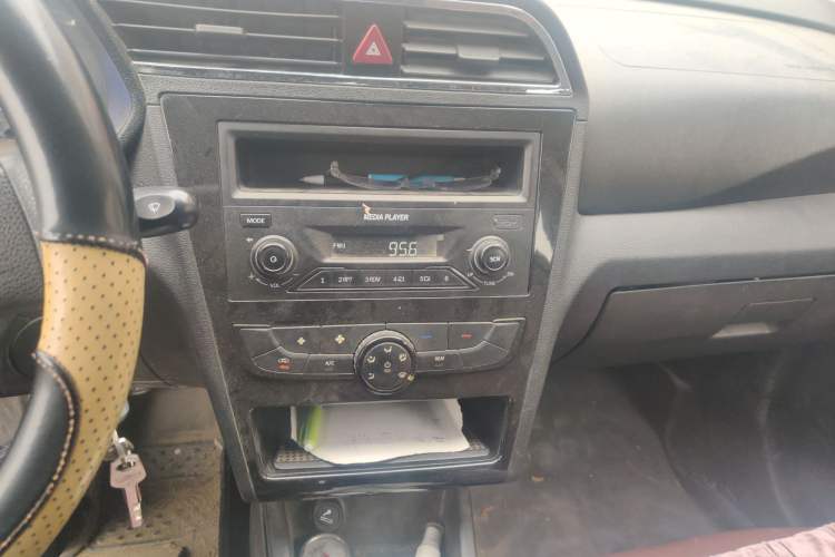 Used BAIC New Energy EC 2018 EC220 Standard Edition Audio And AC Panel