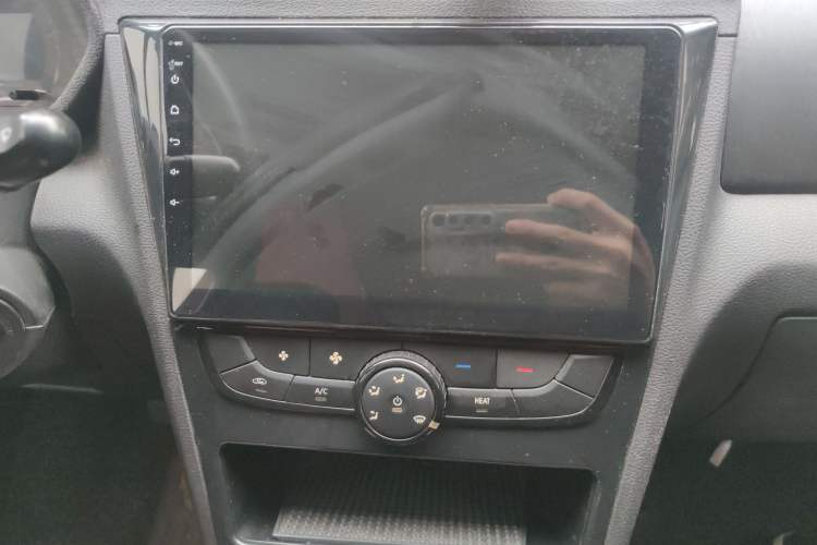 Used BAIC New Energy EC 2018 EC220 Standard Edition Audio And AC Panel