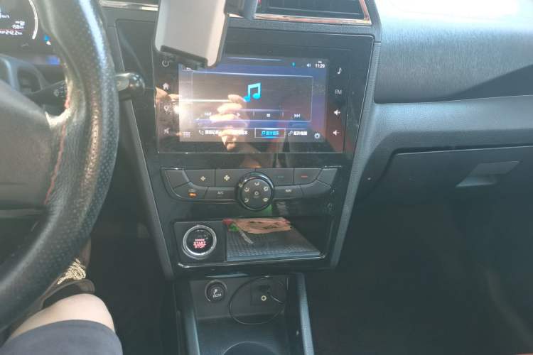 Used BAIC New Energy EC 2018 EC220 Elite Edition Audio And AC Panel