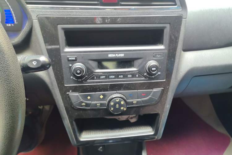 Used BAIC New Energy EC 2018 EC220 Standard Edition Audio And AC Panel