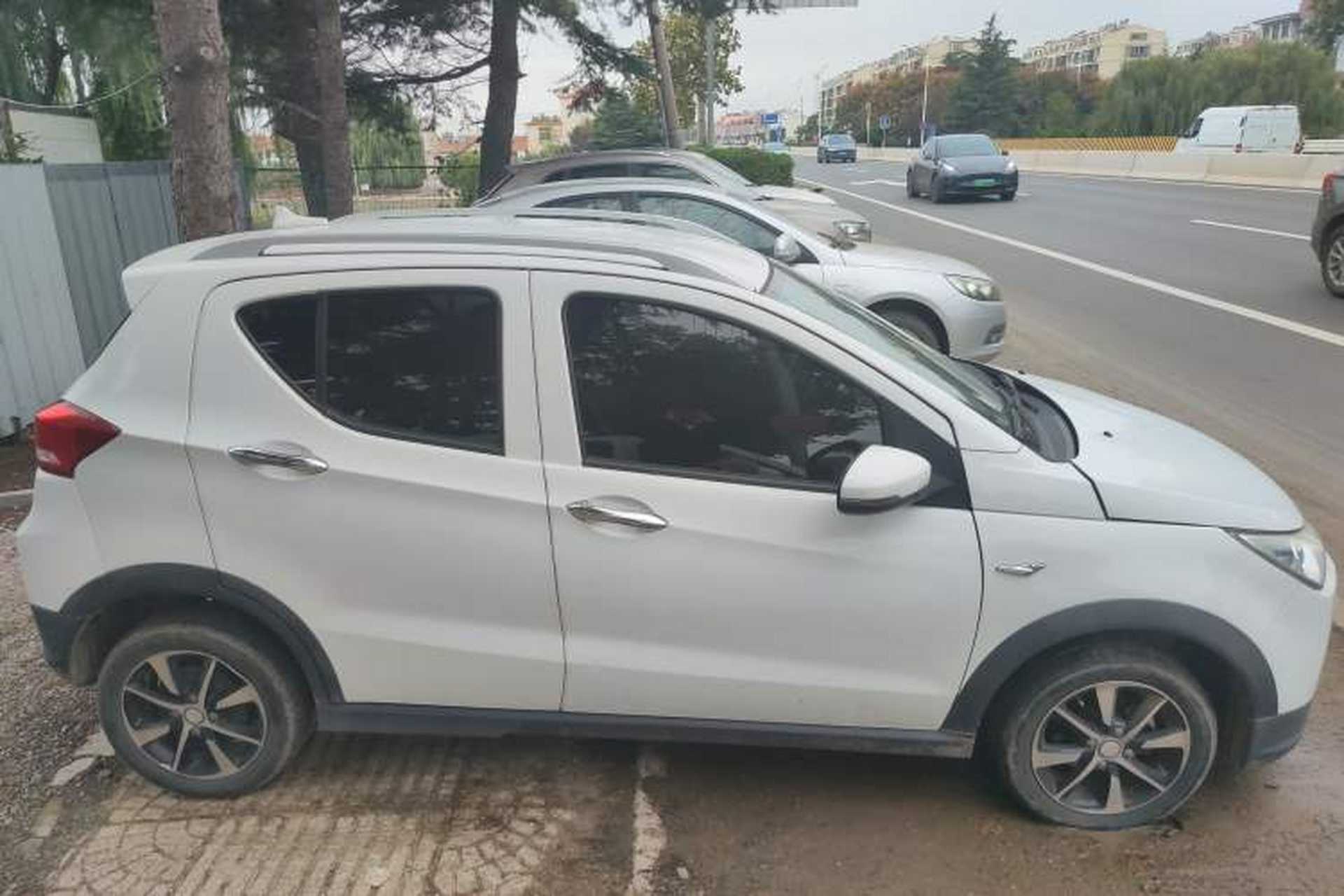 Used BAIC New Energy EC 2018 EC220 Standard Edition Exterior 2