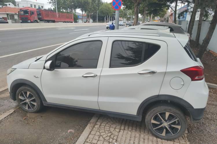 Used BAIC New Energy EC 2018 EC220 Standard Edition Exterior 5