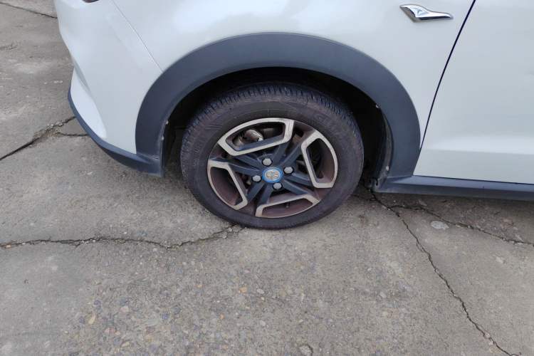 Used BAIC New Energy EC 2018 Dynamic Edition Left Front Wheel Hub