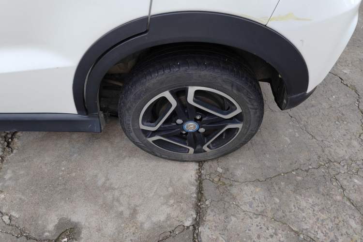 Used BAIC New Energy EC 2018 Dynamic Edition Left Rear Wheel Hub