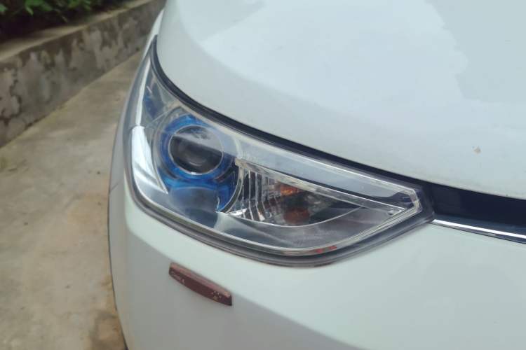 Used BAIC New Energy EC 2018 EC220 Standard Edition Right Front Headlight