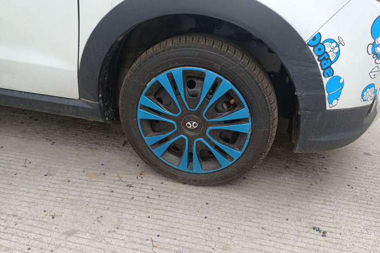 Used BAIC New Energy EC 2018 EC220 Standard Edition Right Front Wheel Hub