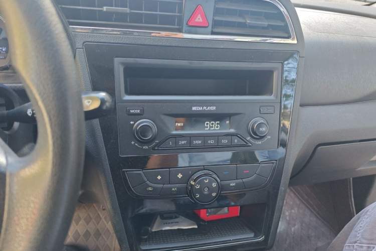 Used BAIC New Energy EC 2018 EC220 Standard Edition Audio And AC Panel