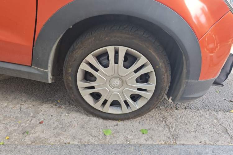 Used BAIC New Energy EC 2018 EC220 Standard Edition Right Front Wheel Hub