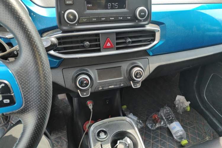 Used BAIC New Energy EC3 2018 Dynamic Edition Audio And AC Panel