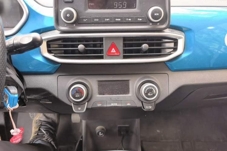 Used BAIC New Energy EC3 2018 Dynamic Edition Audio And AC Panel
