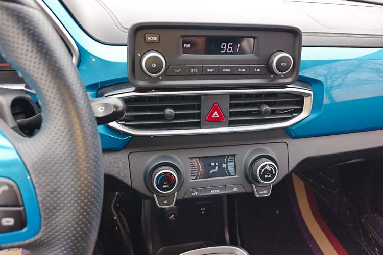 Used BAIC New Energy EC3 2019 Dynamic Edition Audio And AC Panel
