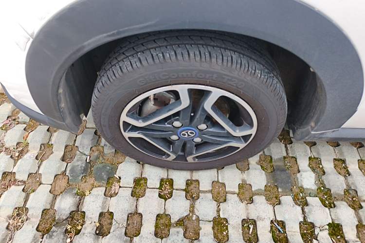 Used BAIC New Energy EC3 2019 Dynamic Edition Left Front Wheel Hub