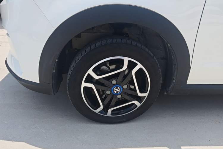 Used BAIC New Energy EC3 2019 Dynamic Edition Left Front Wheel Hub