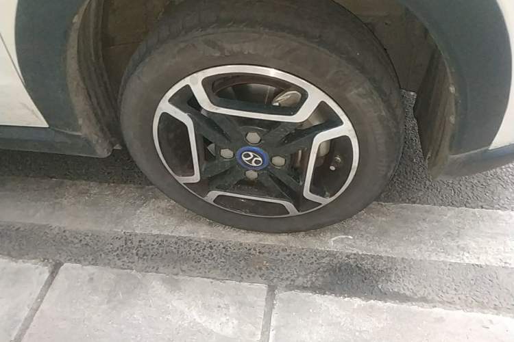 Used BAIC New Energy EC3 2019 Dynamic Edition Right Front Wheel Hub