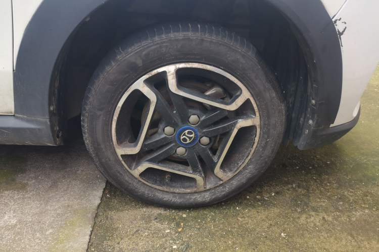 Used BAIC New Energy EC3 2019 Dynamic Edition Right Front Wheel Hub