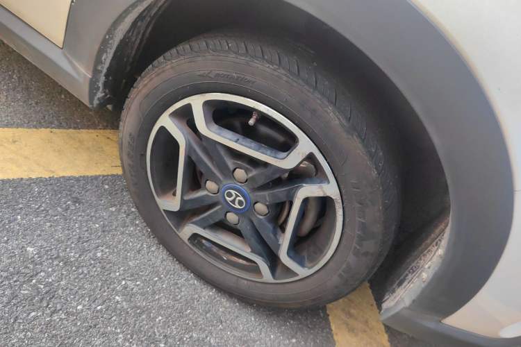 Used BAIC New Energy EC3 2019 Lingxiu Edition Right Front Wheel Hub