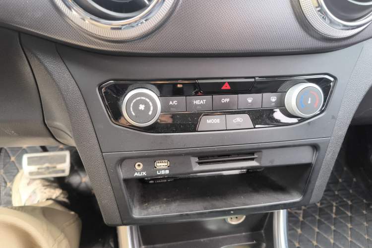 Used BAIC New Energy EC5 2019 New Style Edition Audio And AC Panel