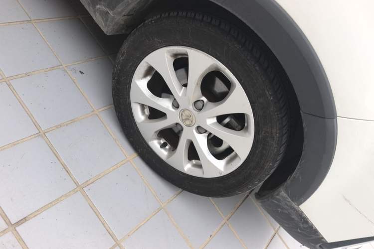 Used BAIC New Energy EC5 2019 New Style Edition Left Front Wheel Hub