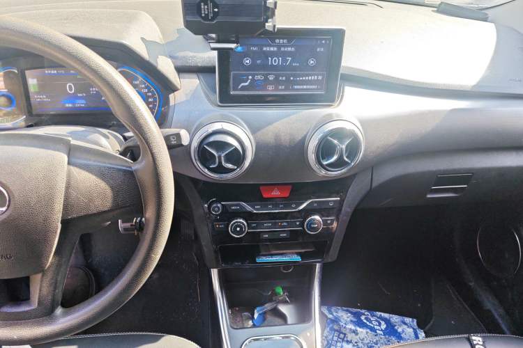 Used BAIC New Energy EC5 2019 New Air Edition Audio And AC Panel