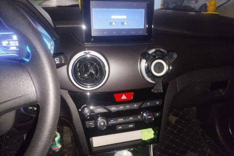 Used BAIC New Energy EC5 2019 New Air Edition Audio And AC Panel
